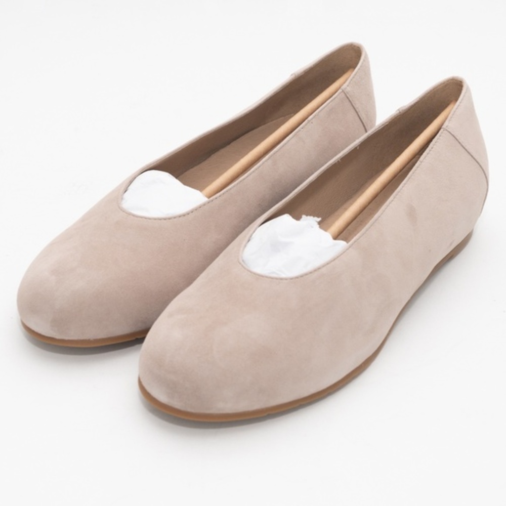Eileen Fisher. Una 2 Flat Shoe. New in Box.